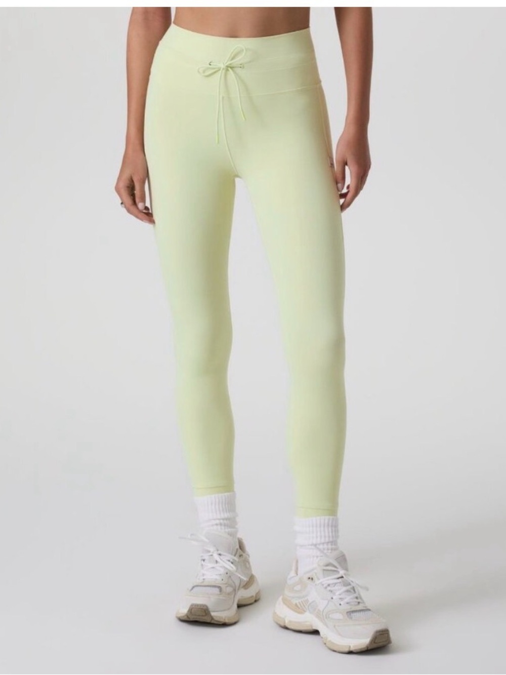 Vuori Daily Form Legging in Lemongrass